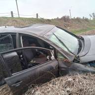Поліція Полтавщини встановлює обставини дорожньо-транспортної пригоди, в якій травмувався водій легковика
