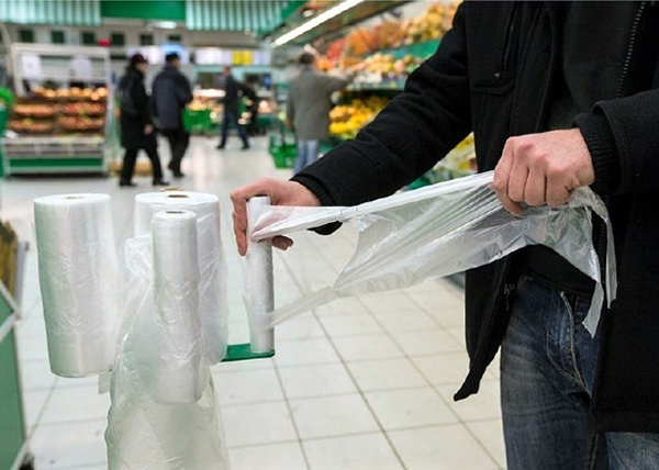 Пластикові пакети в супермаркетах будуть платні: почім