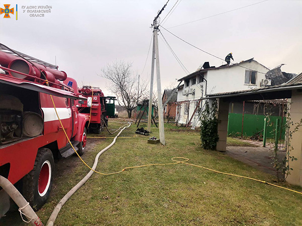 На Лубенщині рятувальники загасили пожежу в будинку