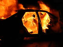 На Лубенщині автомобіль згорів дотла