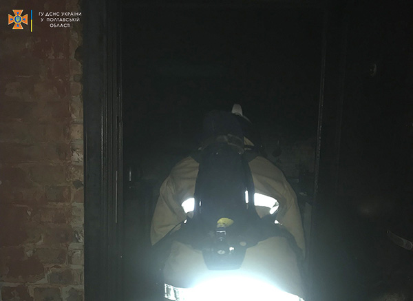 В Лубнах вогнеборці загасили пожежу в будинку 