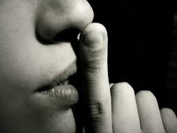 «Якщо щось болить — мовчи»: 3 арабські мудрості про те, що не можна розповідати іншим людям