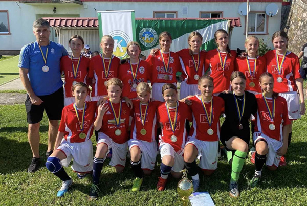 Дівчата здобули друге місце у футбольному дербі в Закарпатті