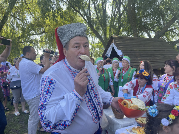 “ФЕСТИВАЛЬ ВАРЕНИКІВ І ВАРЯНИЦЬ ВІД ХОРОЛЬСЬКИХ МОЛОДИЦЬ” НА “БАРВАХ ХОРОЛЬЩИНИ”