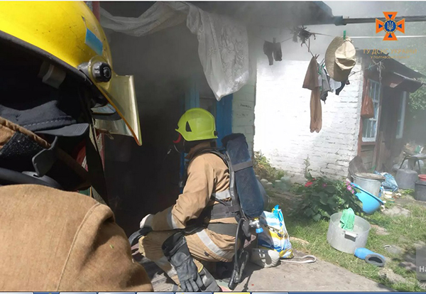 Рятувальники ліквідували пожежу в житловому будинку в Лубнах