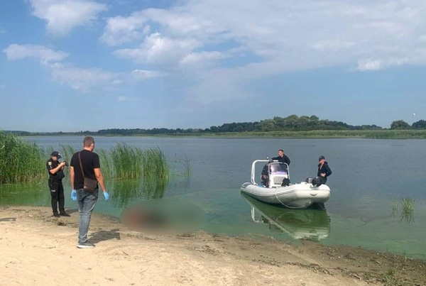 Поліція встановлює обставини загибелі чоловіка в річці Дніпро