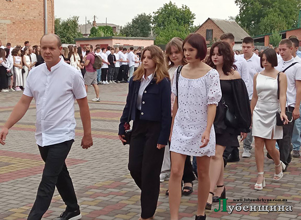 Перший дзвоник пролунав в академічному ліцеі ім.братів Шеметів