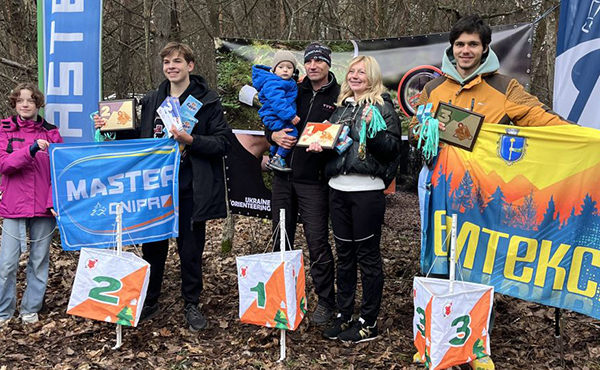Чемпіони та переможці змагань були нагороджені ексклюзивними медалями 