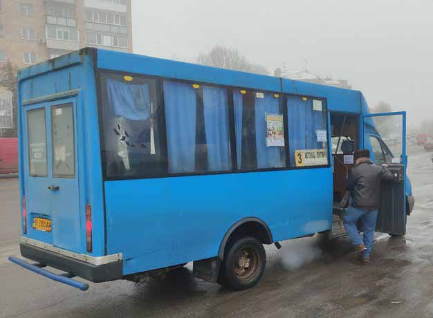 У поминальні дні можна буде доїхати до цвинтарів у Лубнах