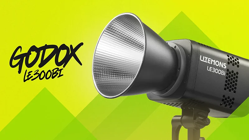 Моноблок Godox Litemons LE300Bi з фокусом на сріблясту рифлену внутрішню чашу стандартного комплектного рефлектора