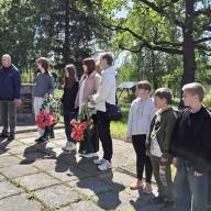 Учні Калайдинцівського ліцею взяли участь у церемонії покладання квітів 