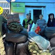 Передали бійцям маскувальні сітки, матраци, подушки, фольгоізол
