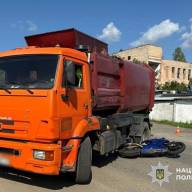 Поліція Полтавщини встановлює обставини ДТП, в якій травмувався водій мотоцикла 