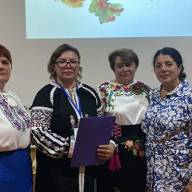 Сильні вільні сини і дочки України