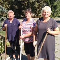 Прибирали біля Будинку культури