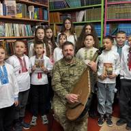 Зустріч, що торкає душу: пошуковці ліцею поспілкувалися з кобзарем і воїном Віталієм Морозом 