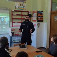 В гімназії ім. В.Барки навчали поводженню з вибухонебезпечними предметами